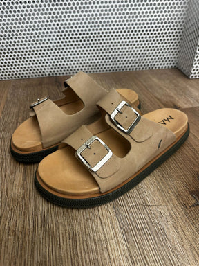 897.6-Areia-44